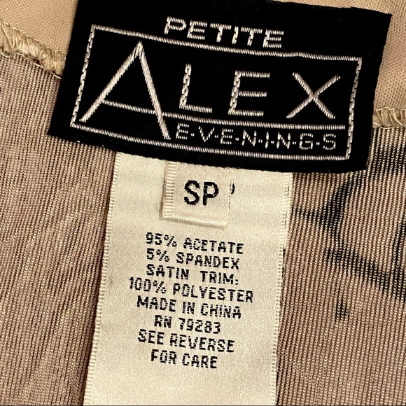 ๐ ALEX EVENINGS  | GLITTERY FLORAL FORMAL TOP - Picture 16 of 17